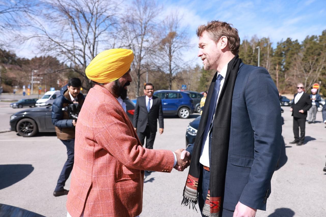 CM ਭਗਵੰਤ ਮਾਨ ਫਿਨਲੈਂਡ ਵਿੱਚ ਆਧੁਨਿਕ ਸਿੱਖਿਆ ਪ੍ਰਣਾਲੀ ਦਾ ਜਾਇਜ਼ਾ ਲੈਂਦੇ ਹੋਏ