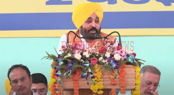 Punjab News: आज CM Bhagwant Maan लोगों को सौंपे 30 नए मोहल्ला क्लीनिक