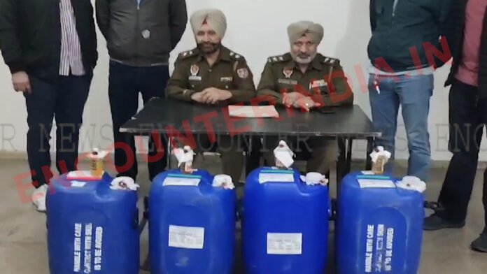 Jalandhar News: गणतंत्र दिवस पहले पुलिस ने स्वीफ्ट गाड़ी से पकड़ी शराब, देखें वीडियो