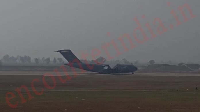 Punjab News: डिपोर्ट हुए यात्रियों को लेकर पहुंचा American C-17 जहाज, देखें वीडियो