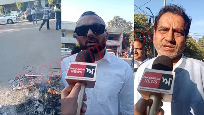 Jalandhar News: कांग्रेस ने अमेरिका राष्ट्रपति का पुतला फूंककर किया प्रदर्शन, देखें Live