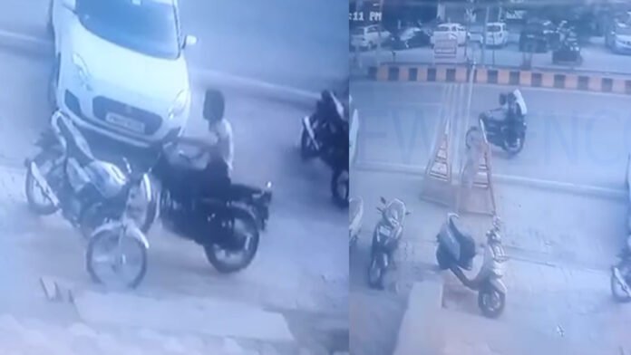 Jalandhar News: PPR Market में दिनदहाड़े बाइक चोरी करके 3 युवक फरार, देखें CCTV