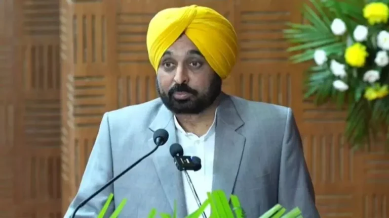 ਭਗਵੰਤ ਮਾਨ ਸਰਕਾਰ ਦੀ ‘ਮਾਂਵਾਂ-ਧੀਆਂ ਸਤਿਕਾਰ ਯੋਜਨਾ’ 100 ਸਾਲ ਤੋਂ ਵੱਧ ਉਮਰ ਦੀਆਂ ਮਹਿਲਾਵਾਂ ਨੂੰ ਵੀ ਦੇ ਰਹੀ ਹੈ ਸਨਮਾਨ ਅਤੇ ਆਰਥਿਕ ਸਹਾਰਾ