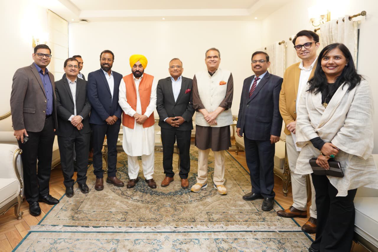 ਭਗਵੰਤ ਸਿੰਘ ਮਾਨ ਚੰਡੀਗੜ੍ਹ ਵਿੱਚ ਟਾਟਾ ਸਟੀਲ ਦੇ ਪ੍ਰਤੀਨਿਧ ਮੰਡਲ ਨਾਲ ਮੀਟਿੰਗ ਕਰਦੇ ਹੋਏ ਫਰਵਰੀ 2026