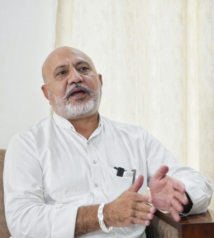 AAP ਪੰਜਾਬ ਮੀਡੀਆ ਇੰਚਾਰਜ ਬਲਤੇਜ ਪੰਨੂ ਨੇ ਕਾਂਗਰਸ ਅਕਾਲੀ ਦਲ BJP ਦੀ ਚੁੱਪ 'ਤੇ ਸਵਾਲ ਕੀਤੇ, ਰਾਜਸਥਾਨ ਉੱਤੇ ਪੰਜਾਬ ਦਾ 1.44 ਲੱਖ ਕਰੋੜ ਪਾਣੀ ਬਕਾਇਆ