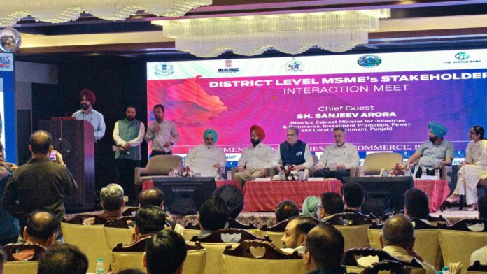 ਪਟਿਆਲਾ ਵਿੱਚ MSME ਮੀਟਿੰਗ ਦੌਰਾਨ ਉਦਯੋਗਪਤੀਆਂ ਨਾਲ ਗੱਲਬਾਤ ਕਰਦੇ ਮੰਤਰੀ ਸੰਜੀਵ ਅਰੋੜਾ