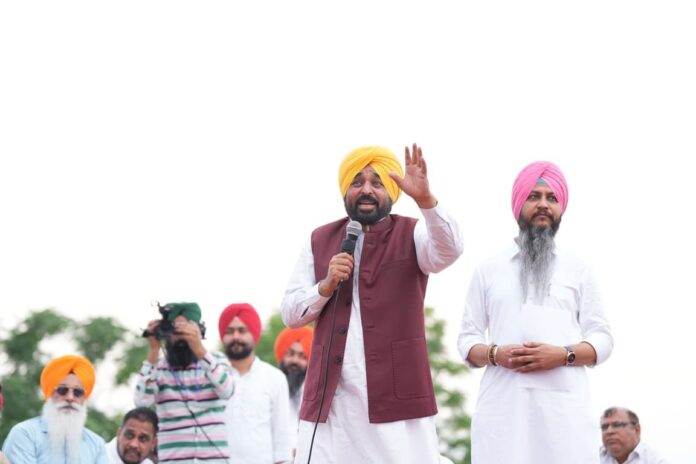 ਦਸੂਹਾ ਵਿੱਚ ਲੋਕ ਮਿਲਣੀ ਦੌਰਾਨ ਲੋਕਾਂ ਨੂੰ ਸੰਬੋਧਨ ਕਰਦੇ ਮੁੱਖ ਮੰਤਰੀ ਭਗਵੰਤ ਮਾਨ