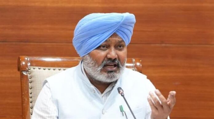 ਪੰਜਾਬ ਦੇ ਵਿੱਤ ਮੰਤਰੀ ਹਰਪਾਲ ਸਿੰਘ ਚੀਮਾ ਵੱਲੋਂ VAT ਅਤੇ PSDT ਰੇਵਨਿਊ ਵਾਧੇ ਬਾਰੇ ਜਾਣਕਾਰੀ ਦਿੰਦਿਆਂ