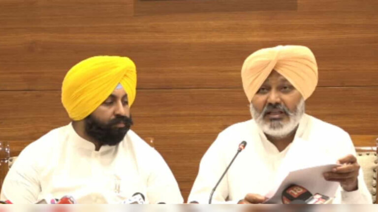 ਸਕੂਲ ਫੀਸਾਂ ਤੇ ਸਰਕਾਰ ਦਾ ਸਖ਼ਤ ਫ਼ੈਸਲਾ, 5 ਫ਼ੀਸਦੀ ਤੋਂ ਵੱਧ ਵਾਧੇ ਲਈ ਲੈਣੀ ਪਵੇਗੀ ਮਨਜ਼ੂਰੀ