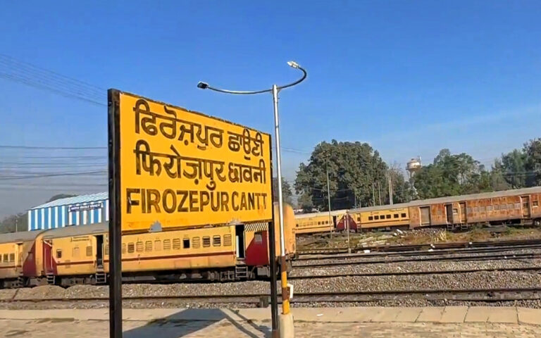 ਫਿਰੋਜ਼ਪੁਰ ਦੇ ਸਤੀਆ ਵਾਲਾ ਪਿੰਡ ਵਿੱਚ ਅਚਾਨਕ ਛੱਤ ਢਹਿ ਗਈ- ਬਜ਼ੁਰਗ ਬਚੇ, ਪਰਿਵਾਰ ਨੇ ਕੀਤੀ ਮਦਦ ਦੀ ਅਪੀਲ