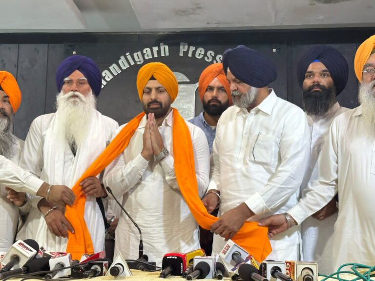 ਪੰਜਾਬੀ ਅਦਾਕਾਰ ਰੱਬੀ ਕੰਧੋਲਾ ਅਕਾਲੀ ਦਲ ਵਾਰਿਸ ਪੰਜਾਬ ਦੇ ਵਿੱਚ ਸ਼ਾਮਲ