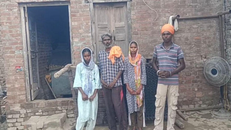 ਤਰਨ ਤਾਰਨ ਦੇ ਇਸ ਪਰਿਵਾਰ ਦੀ ਦਰਦਨਾਕ ਜ਼ਿੰਦਗੀ, ਟੁੱਟੇ ਘਰ ‘ਚ ਭੁੱਖ ਤੇ ਮਜ਼ਬੂਰੀ ਨਾਲ ਲੜ ਰਹੀਆਂ ਦੋ ਧੀਆਂ
