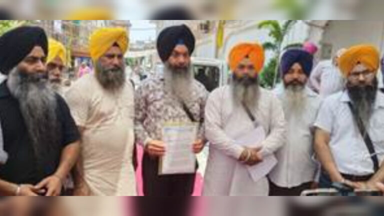 ਪਾਵਨ ਸਰੂਪ ਕੈਨੇਡਾ ਭੇਜਣ ਦੇ ਮਾਮਲੇ ‘ਚ ਸ੍ਰੀ ਅਕਾਲ ਤਖ਼ਤ ਸਾਹਿਬ ਨੂੰ ਸ਼ਿਕਾਇਤ, ਕਾਰਵਾਈ ਦੀ ਕੀਤੀ ਮੰਗ