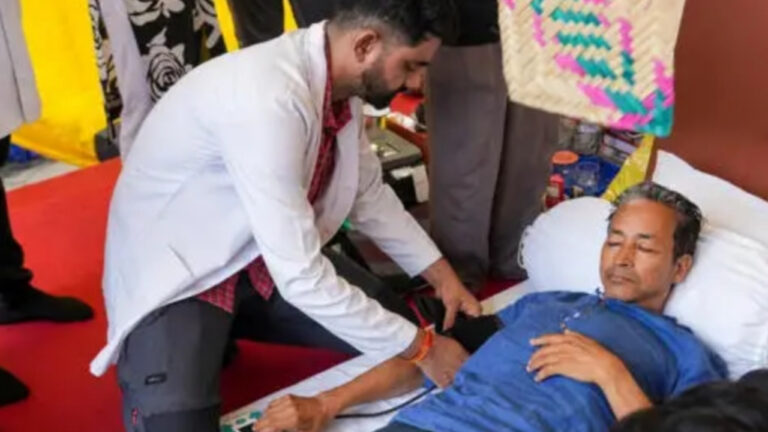21 ਦਿਨਾਂ ਦੀ ਭੁੱਖ ਹੜਤਾਲ ਮਗਰੋਂ ਹਸਪਤਾਲ ‘ਚ ਦਾਖਲ ਸੋਨਮ ਵਾਂਗਚੁਕ ਦੀ ਹਾਲਤ ਸਥਿਰ, ਡਾਕਟਰਾਂ ਦੀ ਨਿਗਰਾਨੀ ਹੇਠ ਇਲਾਜ ਜਾਰੀ