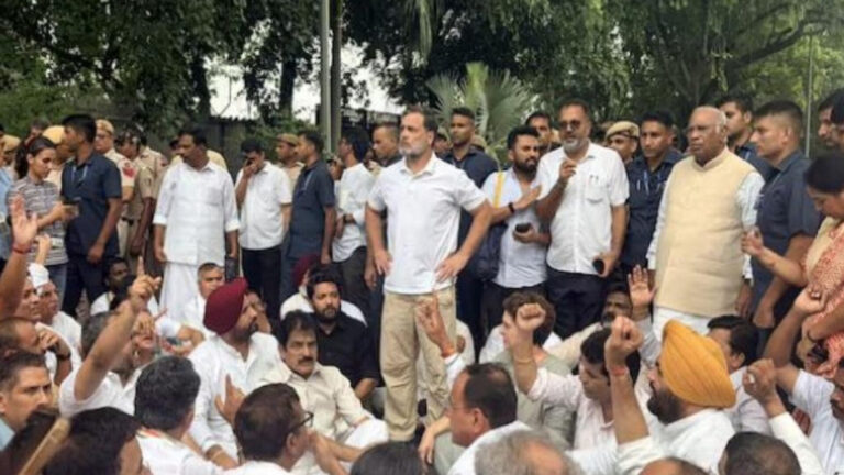 ਨੀਟ ਪੇਪਰ ਲੀਕ ਵਿਵਾਦ ਤੇ ਕਾਂਗਰਸ ਦਾ ਦੇਸ਼ ਪੱਧਰੀ ਐਕਸ਼ਨ, ਸੰਸਦ ਤੋਂ ਸੜਕਾਂ ਤੱਕ ਸਰਕਾਰ ਨੂੰ ਘੇਰਨ ਦੀ ਤਿਆਰੀ