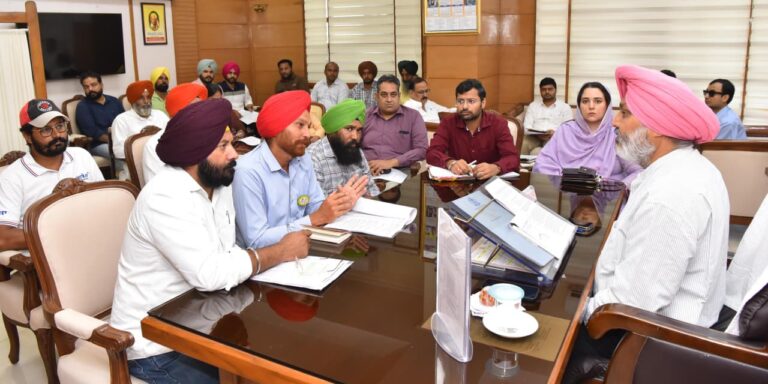 ਵਿੱਤ ਮੰਤਰੀ ਵੱਲੋਂ ਸਮਾਜਿਕ ਸੁਰੱਖਿਆ ਵਿਭਾਗ ਨੂੰ ਆਂਗਣਵਾੜੀ ਵਰਕਰਾਂ ਲਈ ਘੱਟੋ-ਘੱਟ 60 ਲੱਖ ਰੁਪਏ ਦਾ ਜੀਵਨ ਬੀਮਾ ਯਕੀਨੀ ਬਣਾਉਣ ਦੇ ਨਿਰਦੇਸ਼