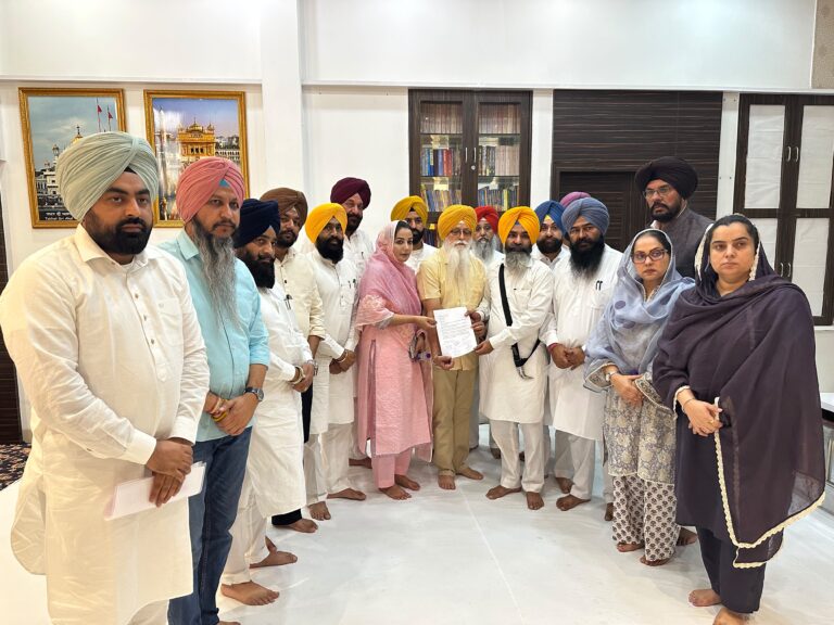 ਬੰਗਲਾ ਸਾਹਿਬ ਮਾਮਲੇ ’ਚ ਗਿਆਸਪੁਰਾ ਨੇ ਜਥੇਦਾਰ ਨੂੰ ਸੌਂਪਿਆ ਮੰਗ ਪੱਤਰ, ਅਮਿਤ ਸ਼ਾਹ ਨੂੰ ਸੱਦਣ ਦੀ ਮੰਗ