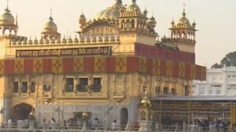 ਸ੍ਰੀ ਗੁਰੂ ਰਾਮਦਾਸ ਜੀ ਦਾ ਪ੍ਰਕਾਸ਼ਪੁਰਬ , ਹਰਿਮੰਦਰ ਸਾਹਿਬ ਵਿਖੇ ਅਲੌਕਿਕ ਨਜ਼ਾਰਾ